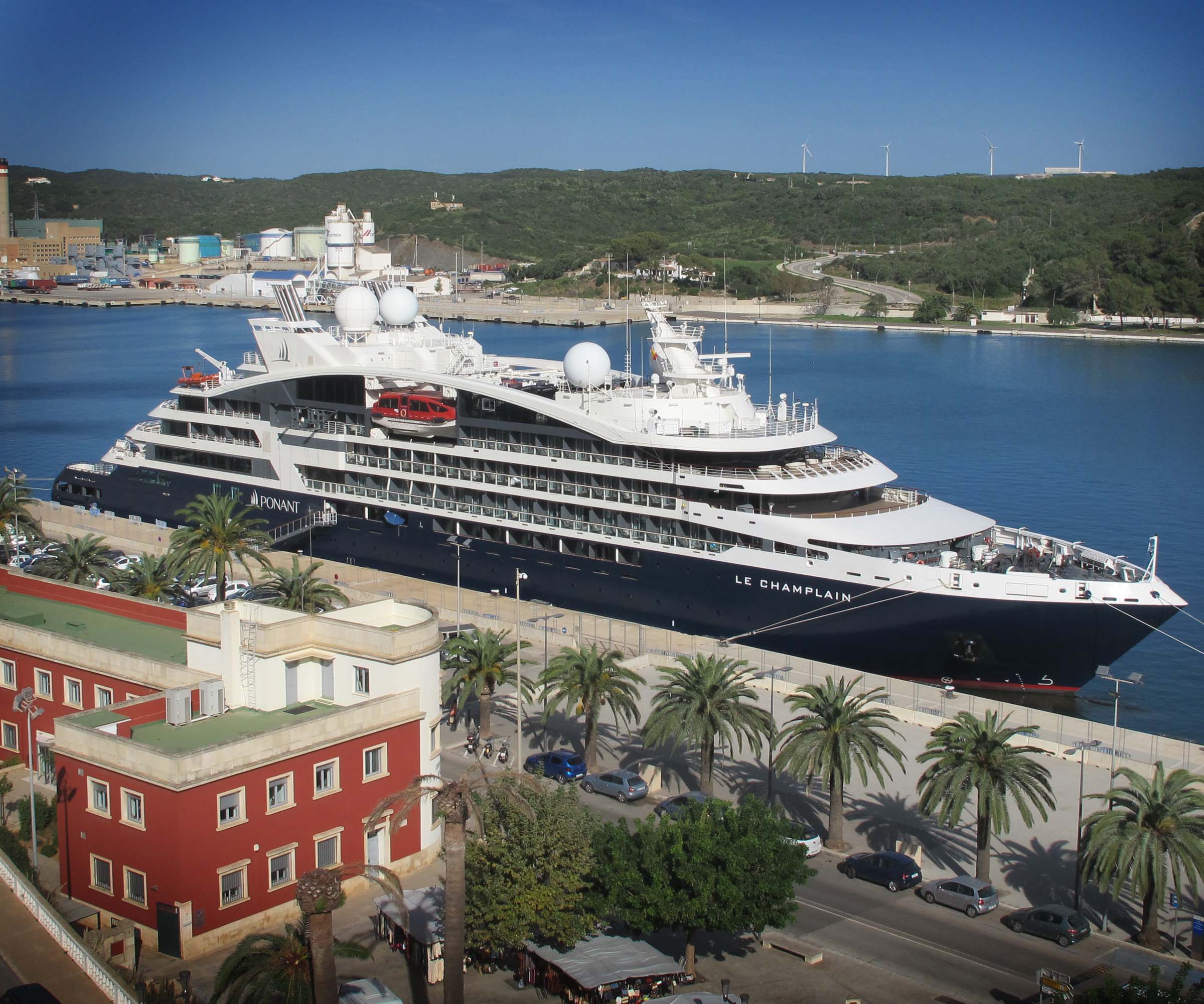 ponant yacht le champlain