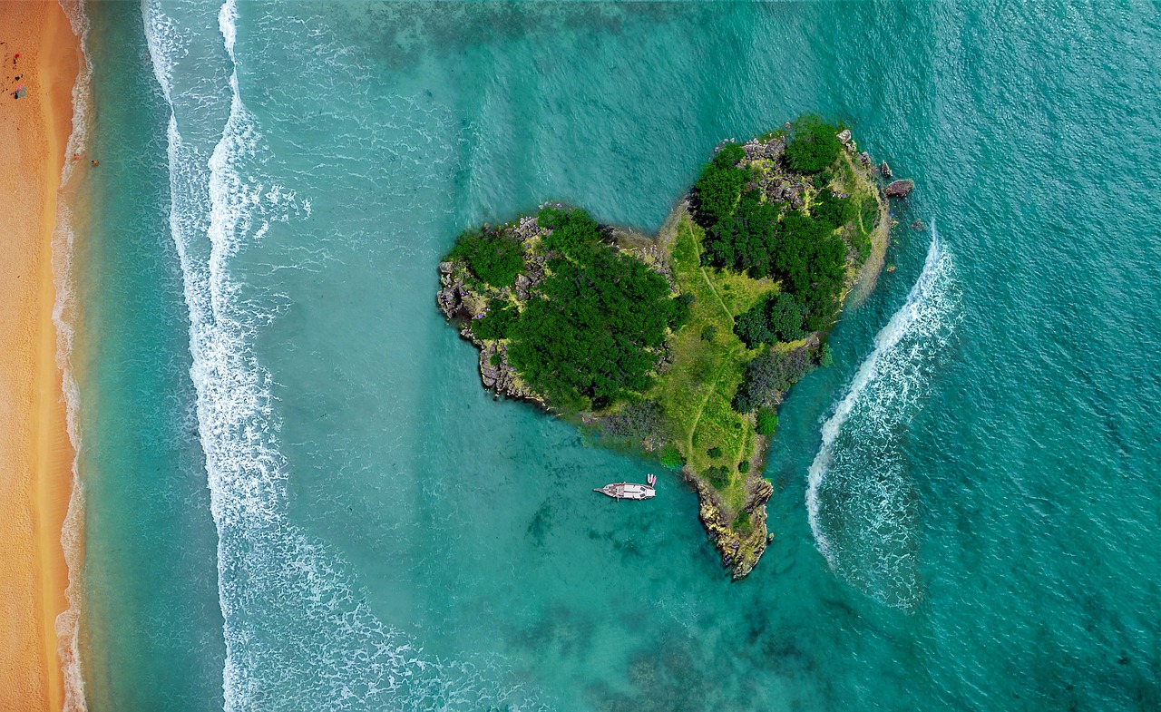 Image d'île en forme de coeur