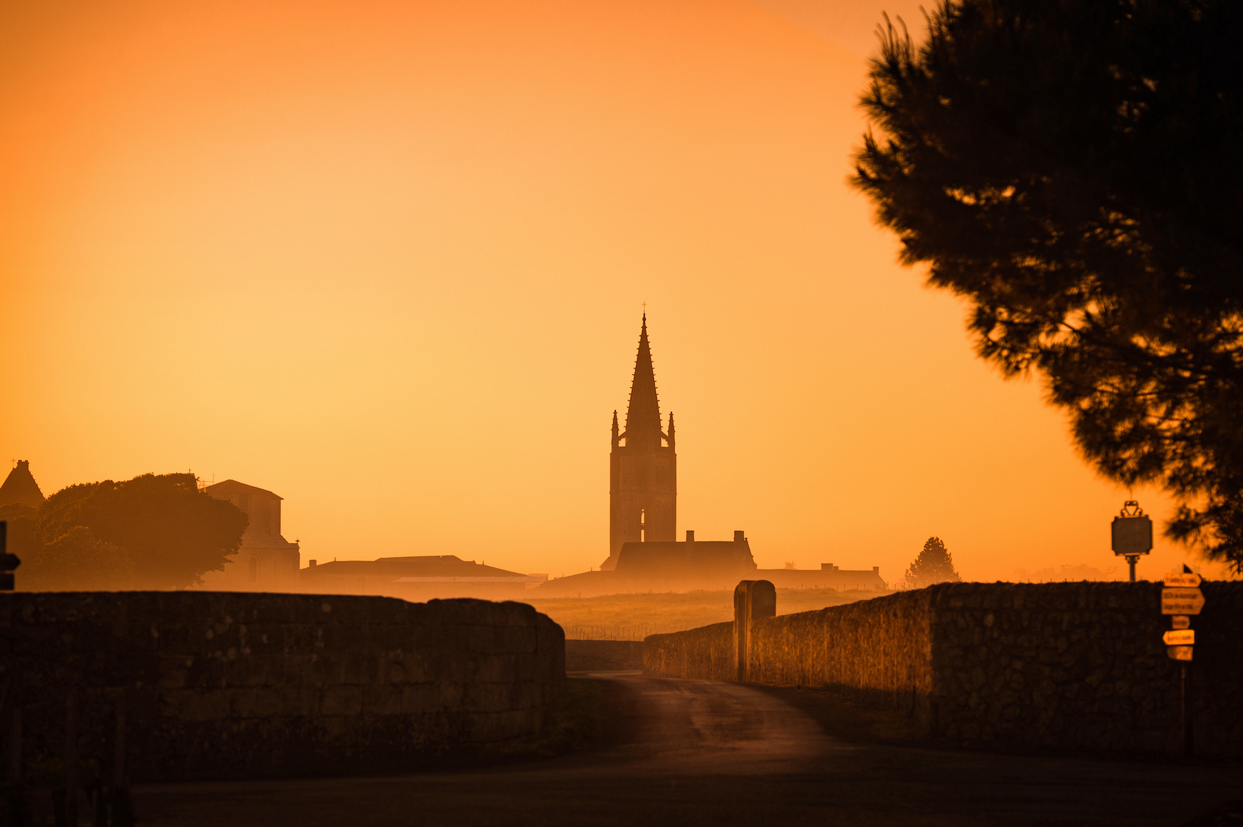 Lever du soleil à Saint-Émilion