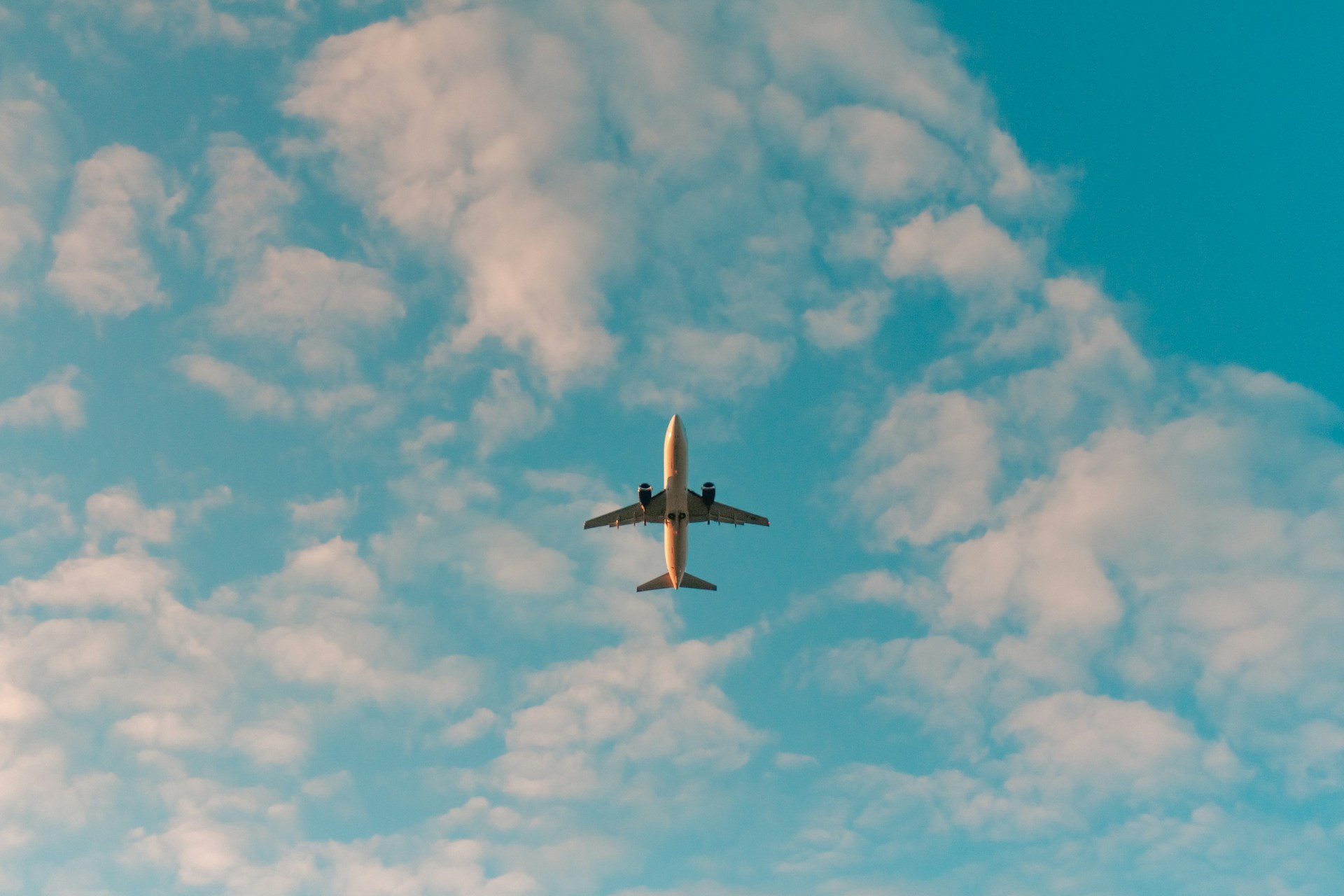 Avion dans le ciel